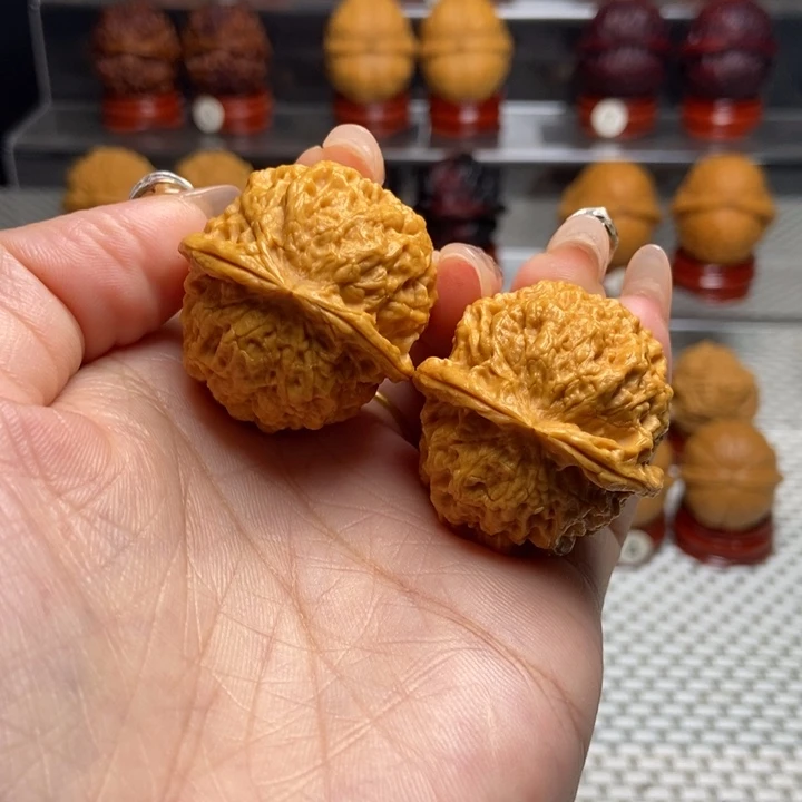 文玩核桃把件12火焰绣球