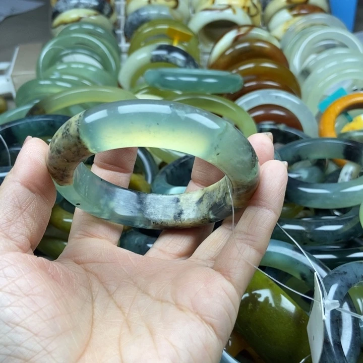 蛇纹石玉未镶嵌手镯嘉*