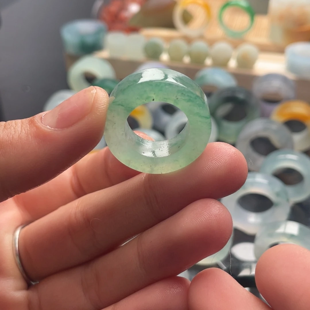 定制翡翠未镶嵌M***y戒指