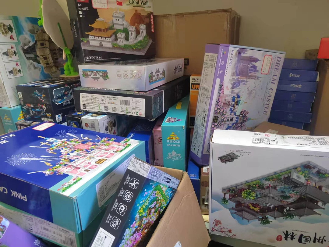 套盒积木拼装积木玩具大促销（部分盒损介意勿拍）
