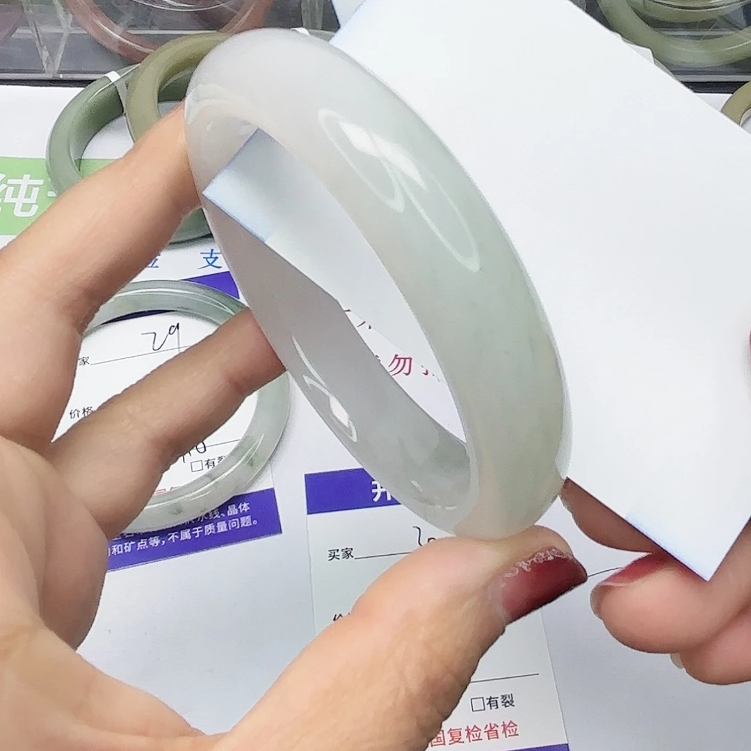 石英质玉未镶嵌手镯30/5758