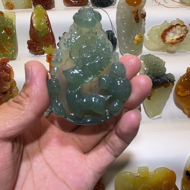 岫玉未镶嵌吊坠(赠链)