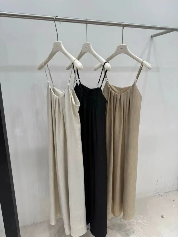 zada@6193 韩系简约百搭压褶显瘦吊带连衣裙 6-18