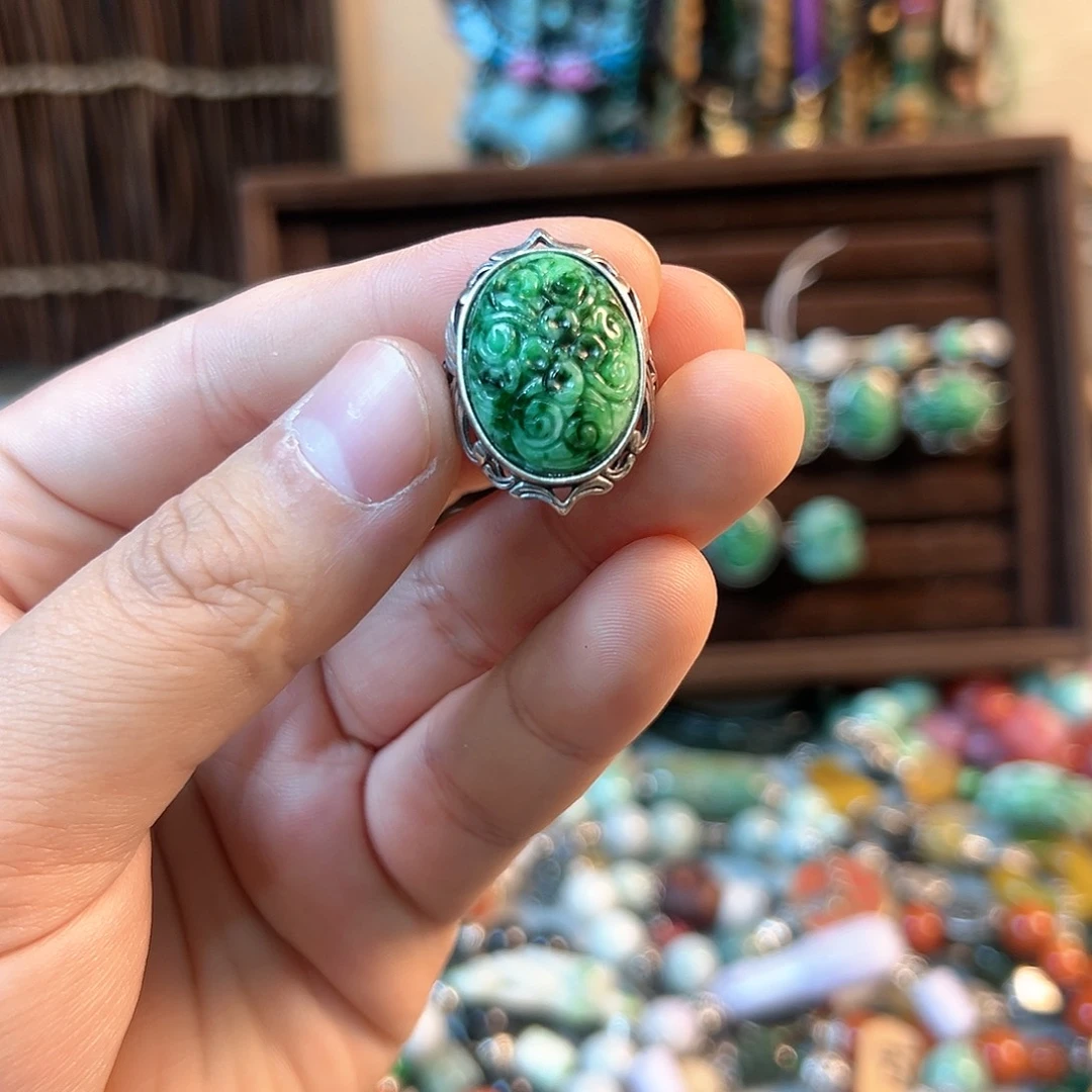 翡翠颈饰未镶嵌用****9