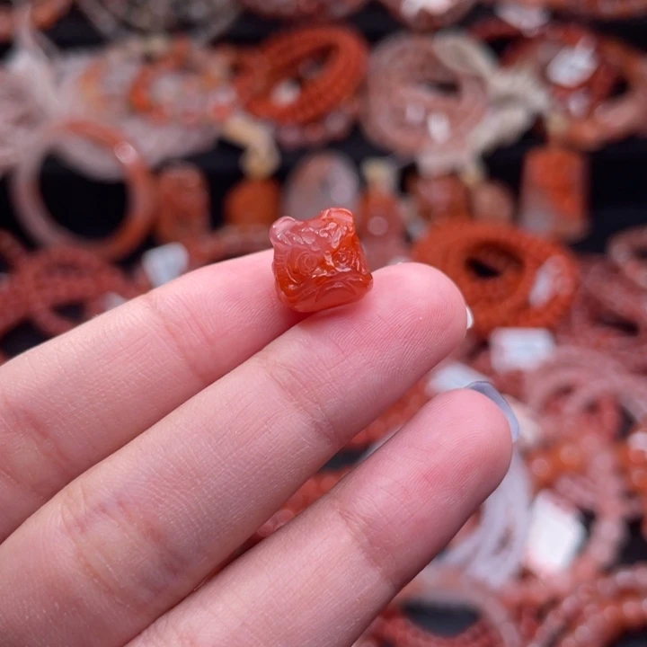 南红玛瑙未镶嵌配饰醒狮头1898打孔备注