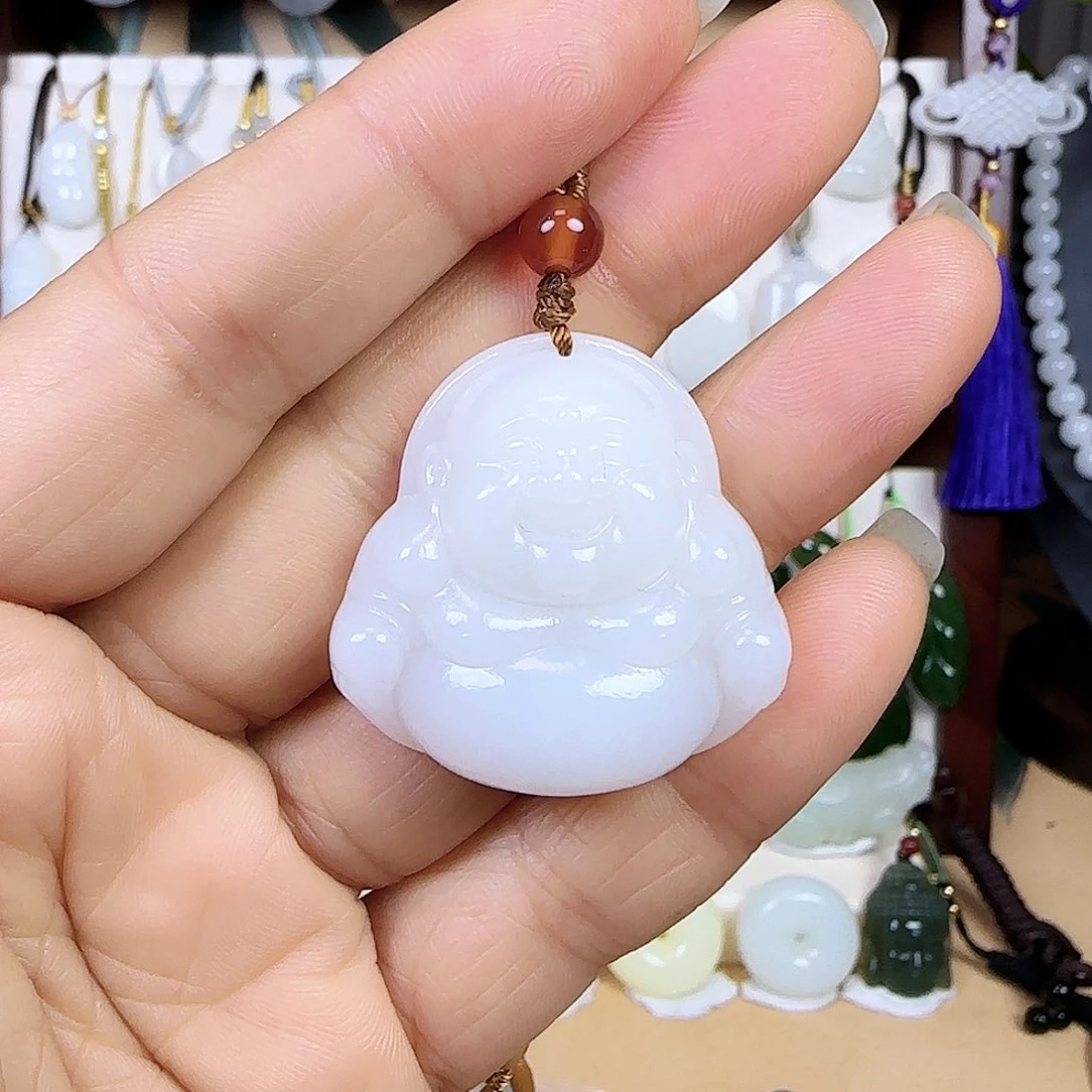 和田玉未镶嵌颈饰吃***萨