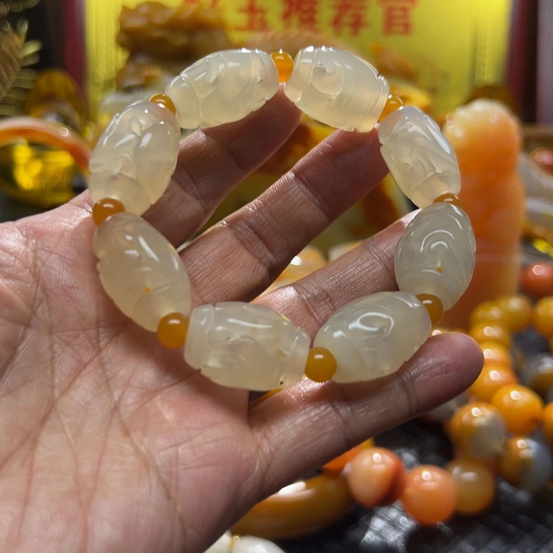 石英质玉未镶嵌颈饰