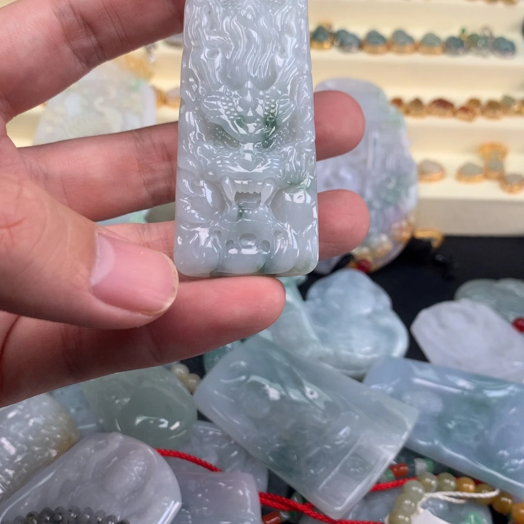 翡翠未镶嵌颈饰福利