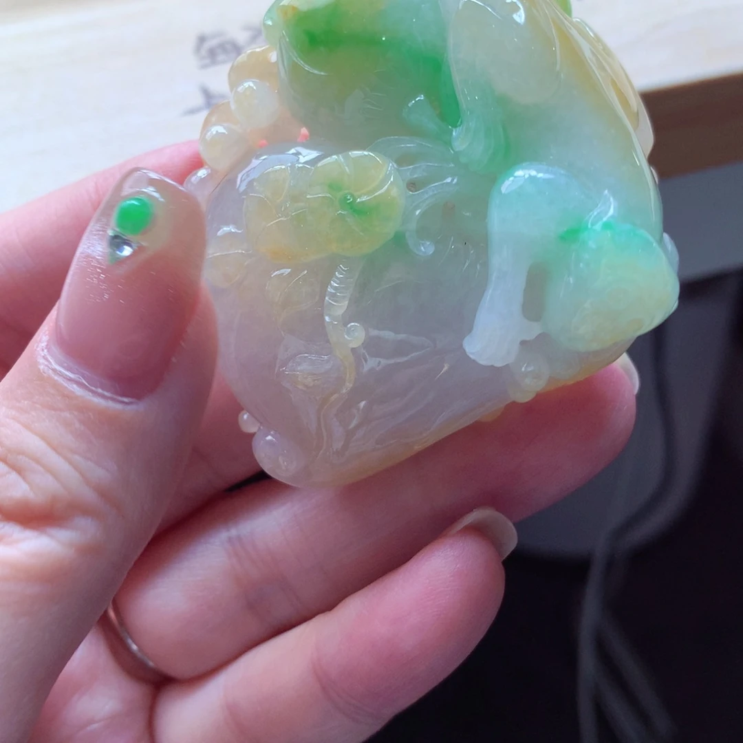 翡翠未镶嵌颈饰吊坠