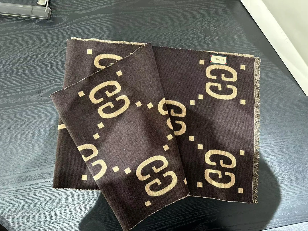 全新未使用 GUCCI/古驰 古驰围巾编码 123