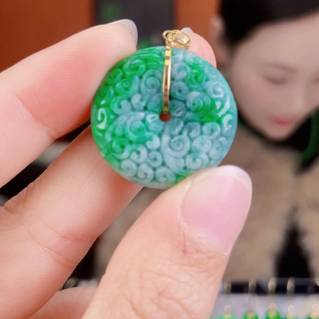 翡翠18K金镶嵌耳饰