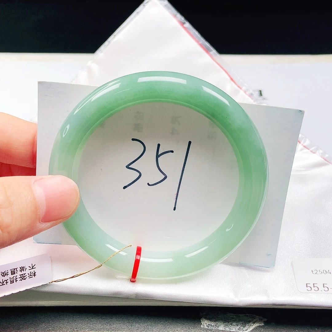 翡翠手镯未镶嵌55➕圈口
