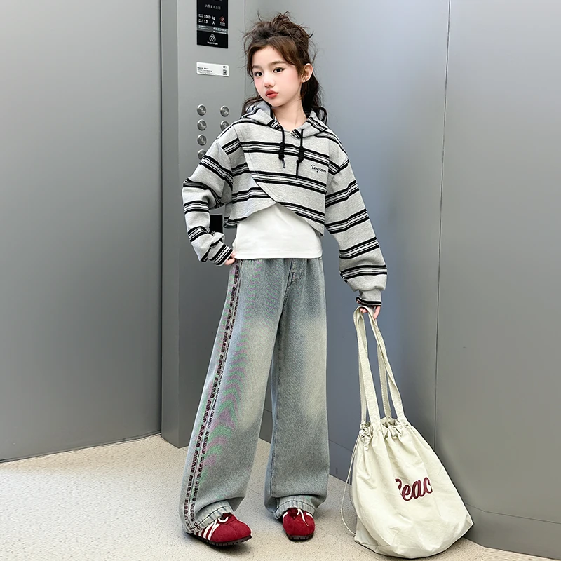 女童套装2025春秋新款连帽短款卫衣背心大童气质穿搭阔腿牛仔裤