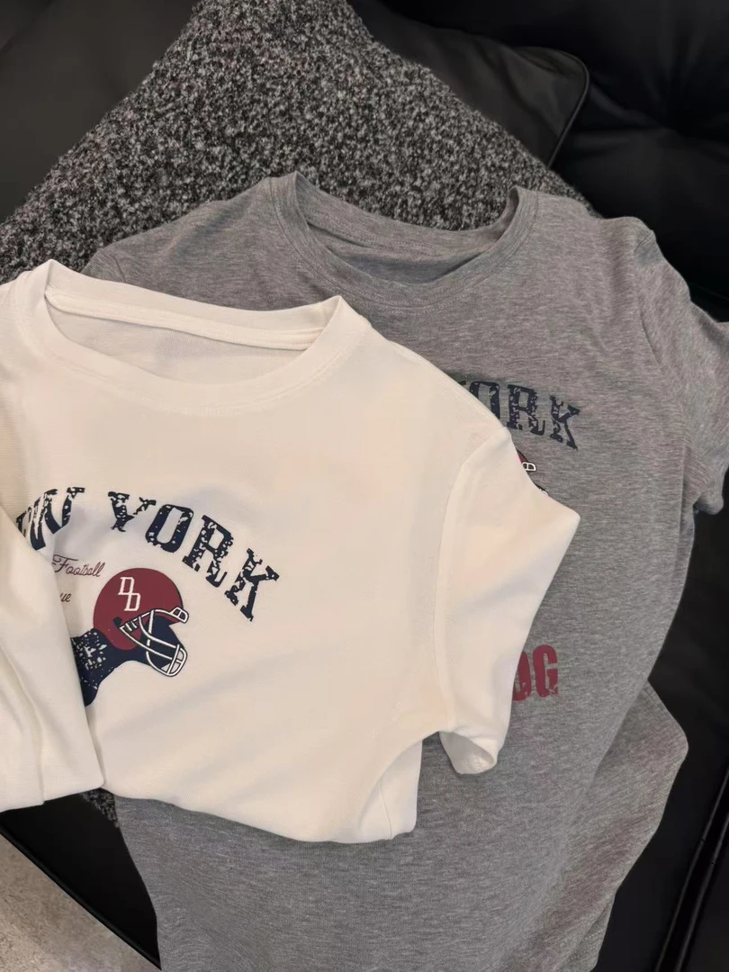 头盔小狗印花T～显瘦卡通图案正肩短袖