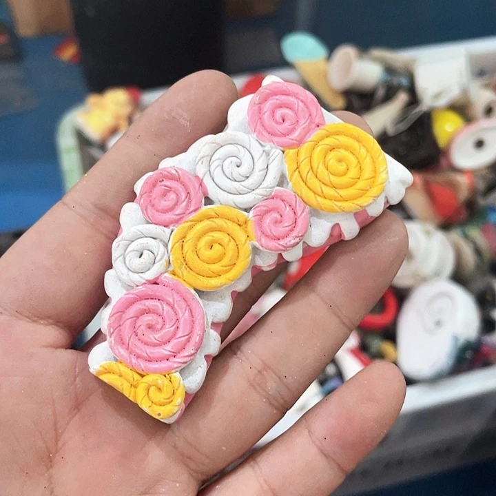 瓷片微瑕。