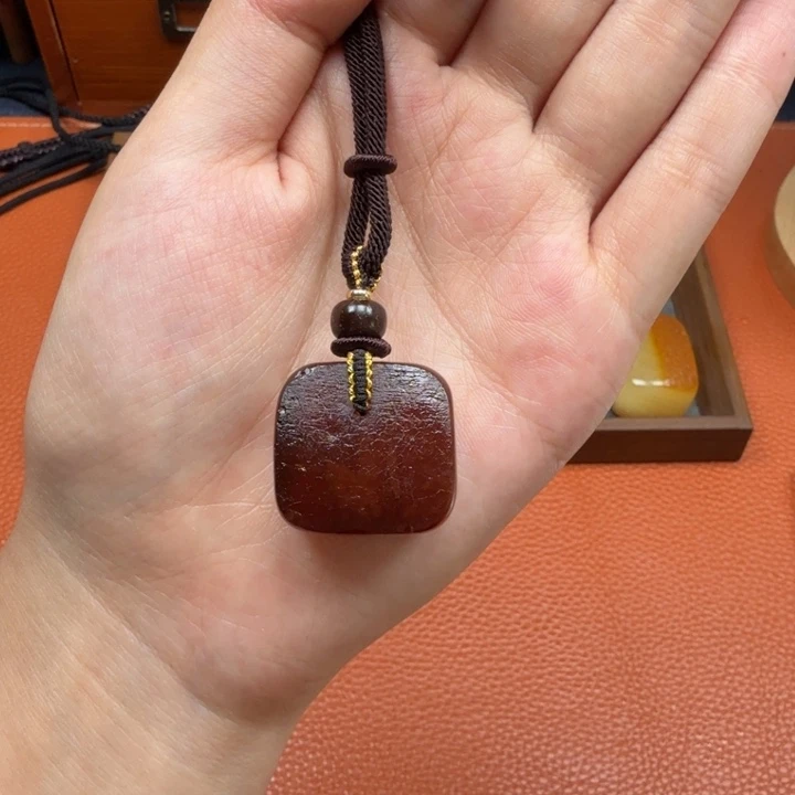 蜜蜡未镶嵌吊坠(赠链)