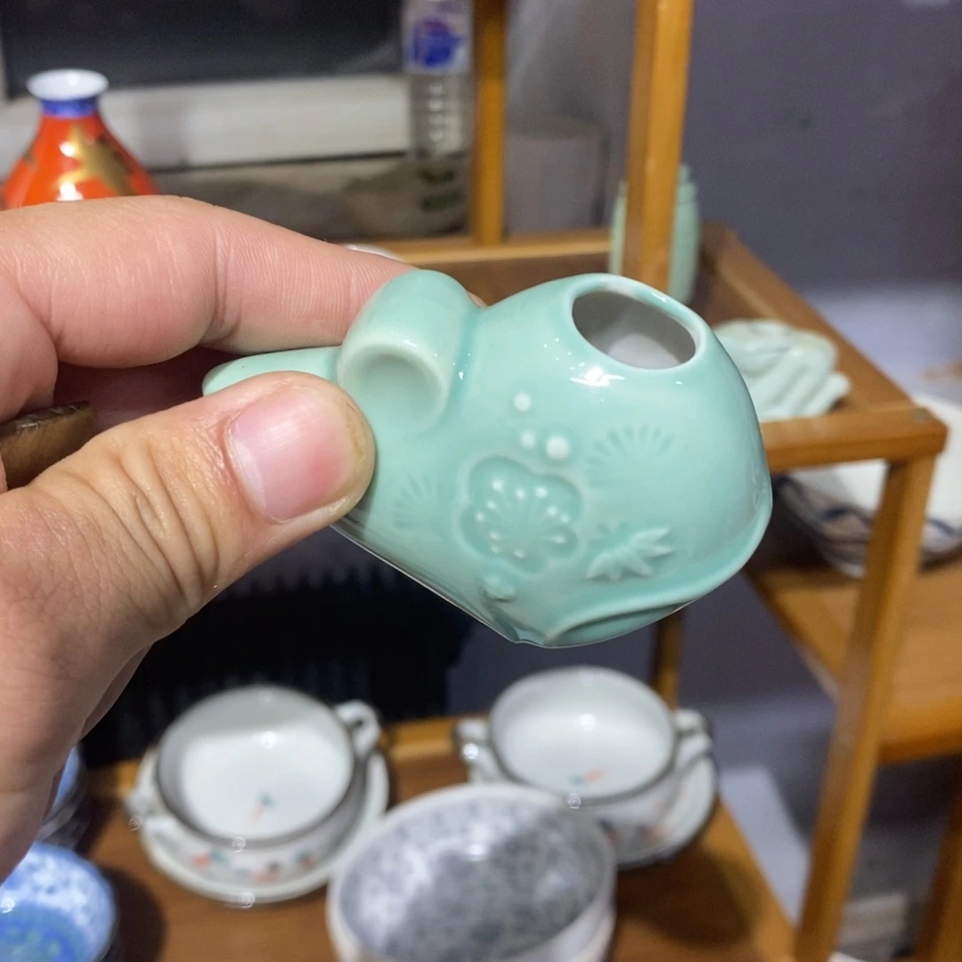 草***青瓷片盘子都舔着了顿