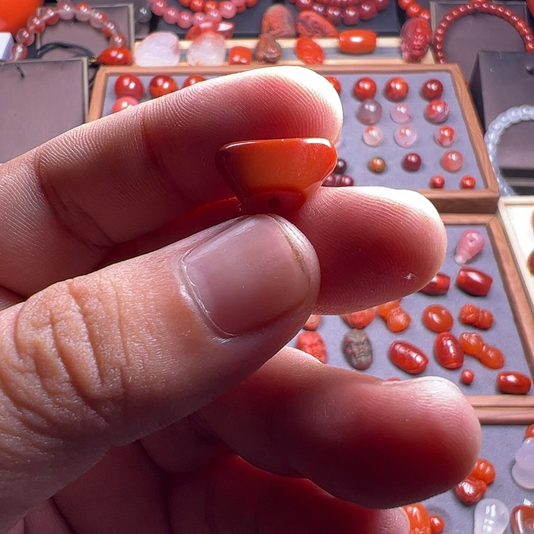 南红玛瑙未镶嵌珠宝奇石