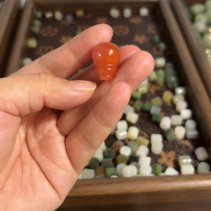 透闪石质玉未镶嵌手链