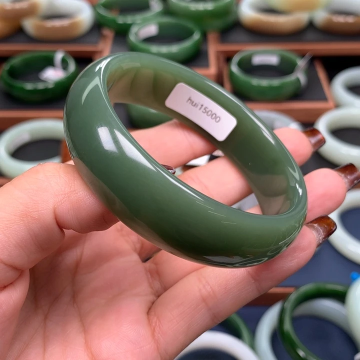 和田玉（碧玉）手镯未镶嵌?****