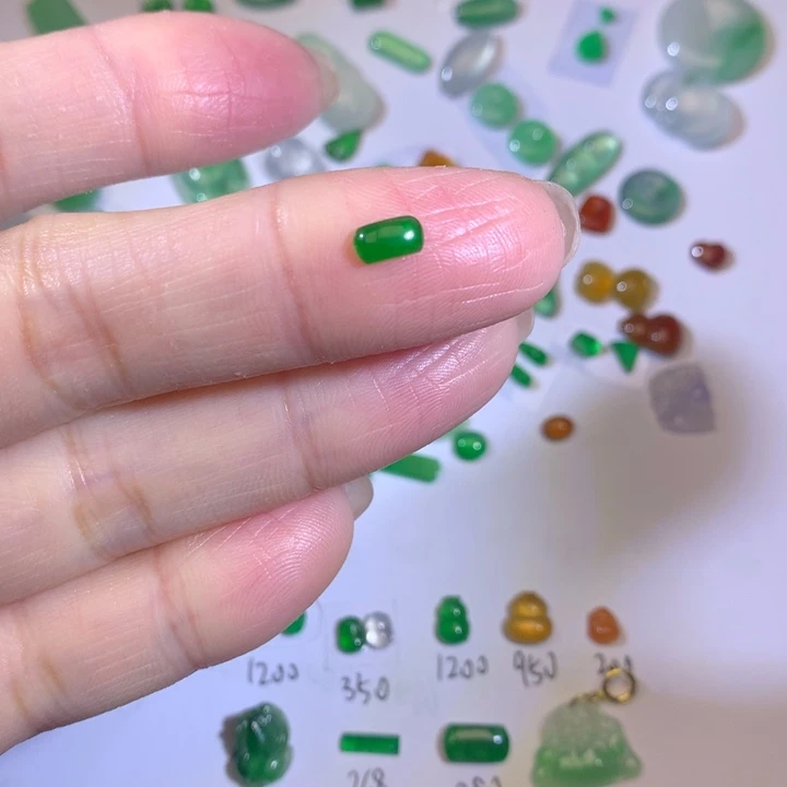 翡翠未镶嵌套链马鞍