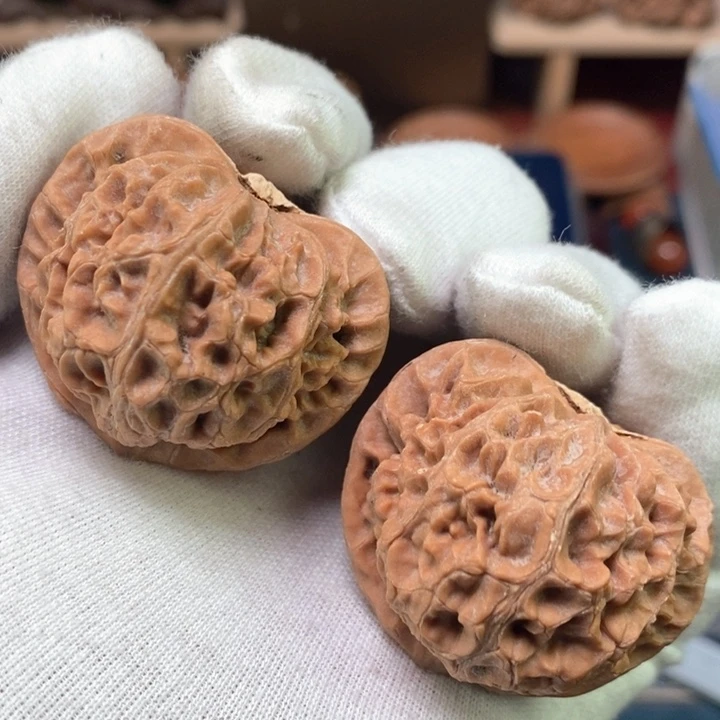 文玩核桃吊坠o*o39全品货头山地红皮玉玺宫灯