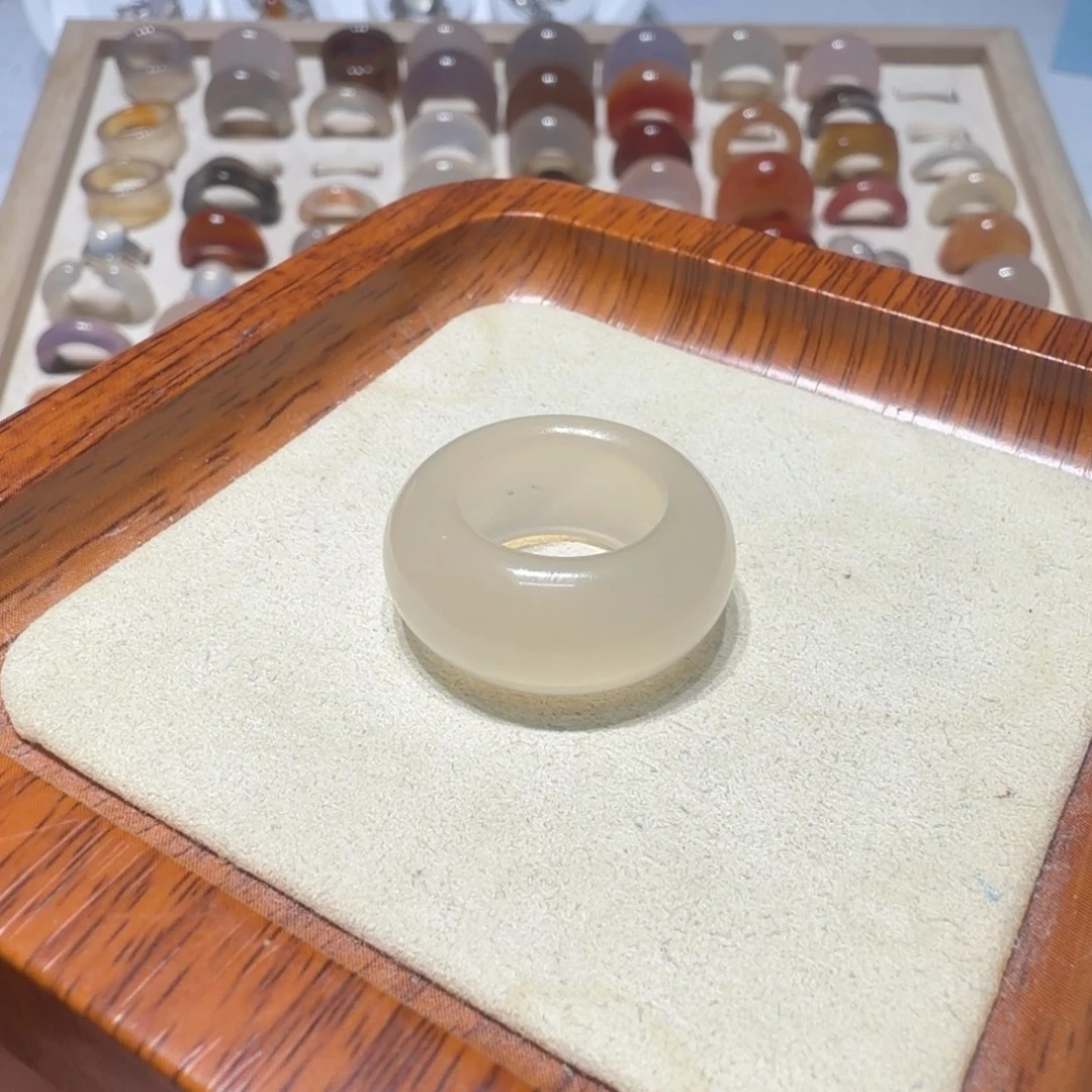 玛瑙/玉髓未镶嵌戒指港8/9不退换