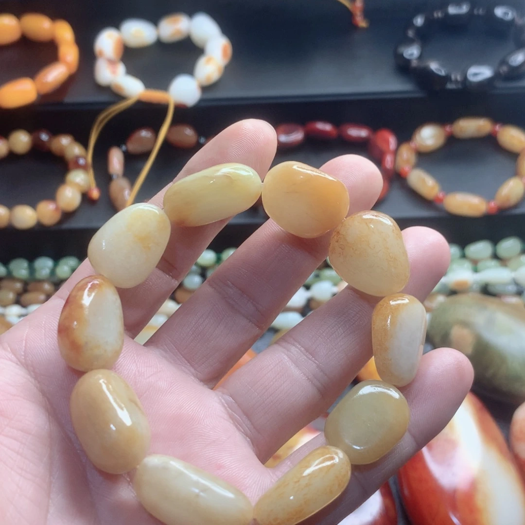 鹤***月和田玉未镶嵌颈饰