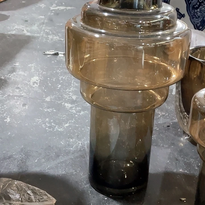 陶瓷花瓶，仿真绿植。