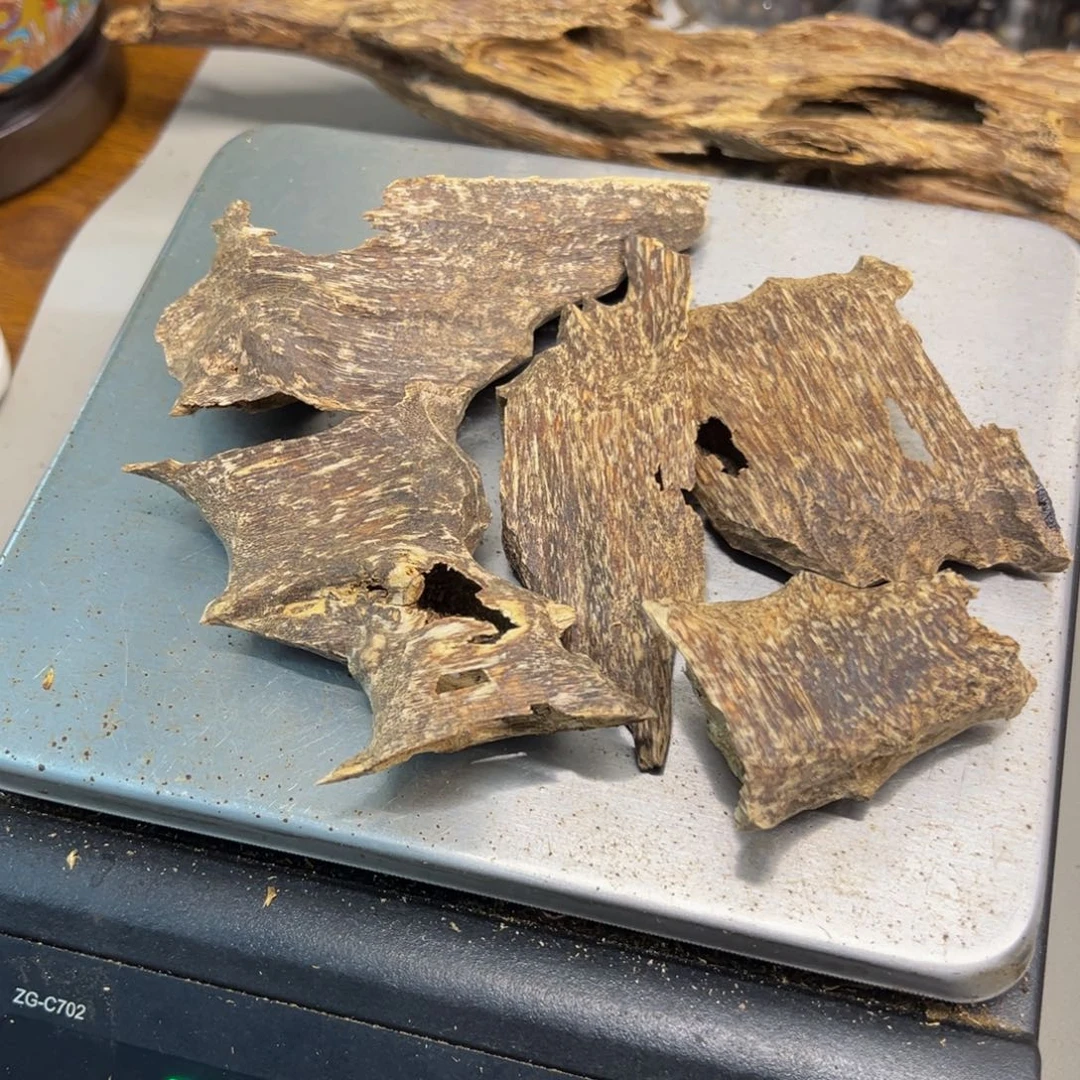 沉香碎屑沉香芽庄原材料32克