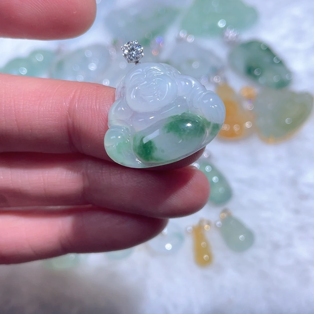 翡翠18K金镶嵌颈饰翡翠