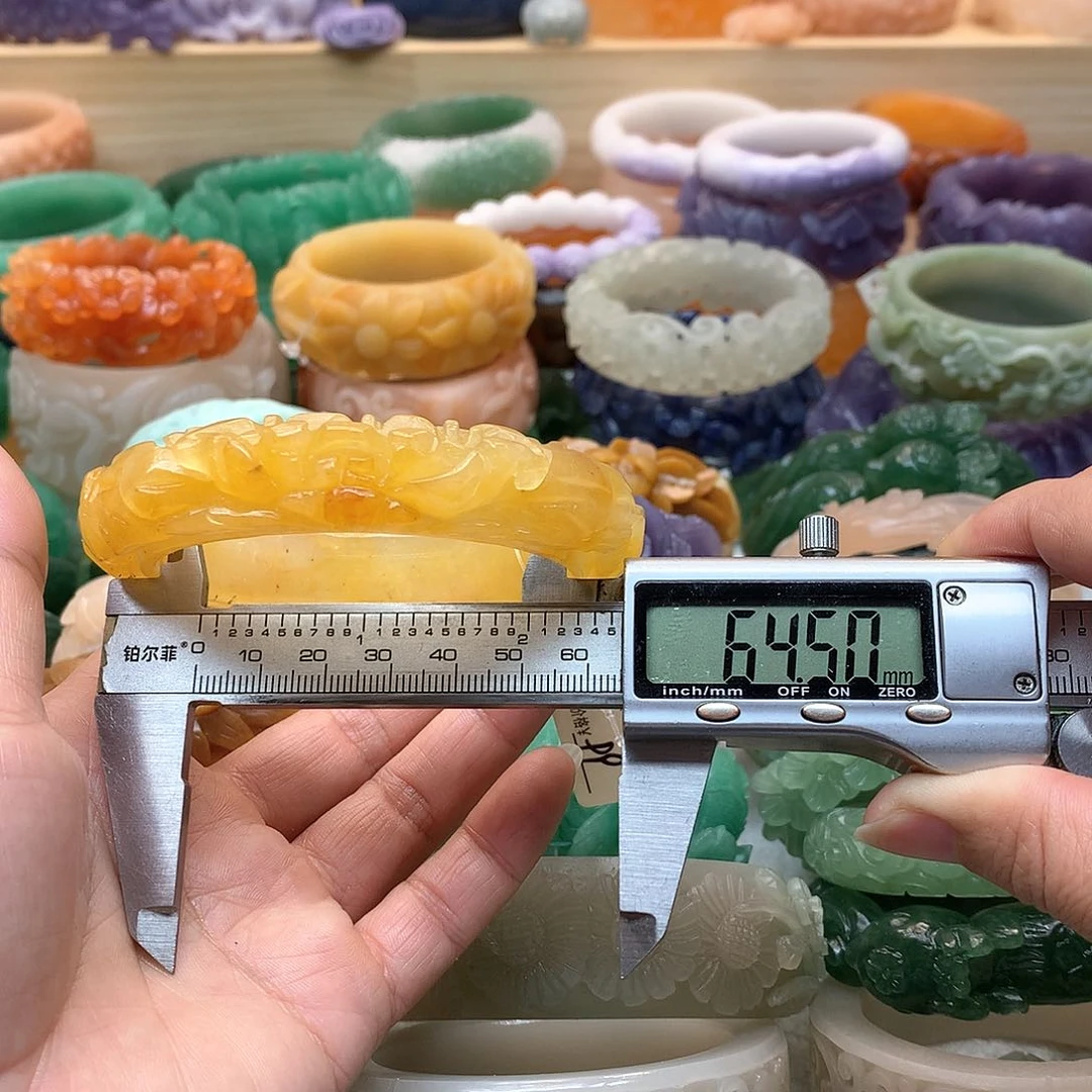 未镶嵌手镯石英质玉