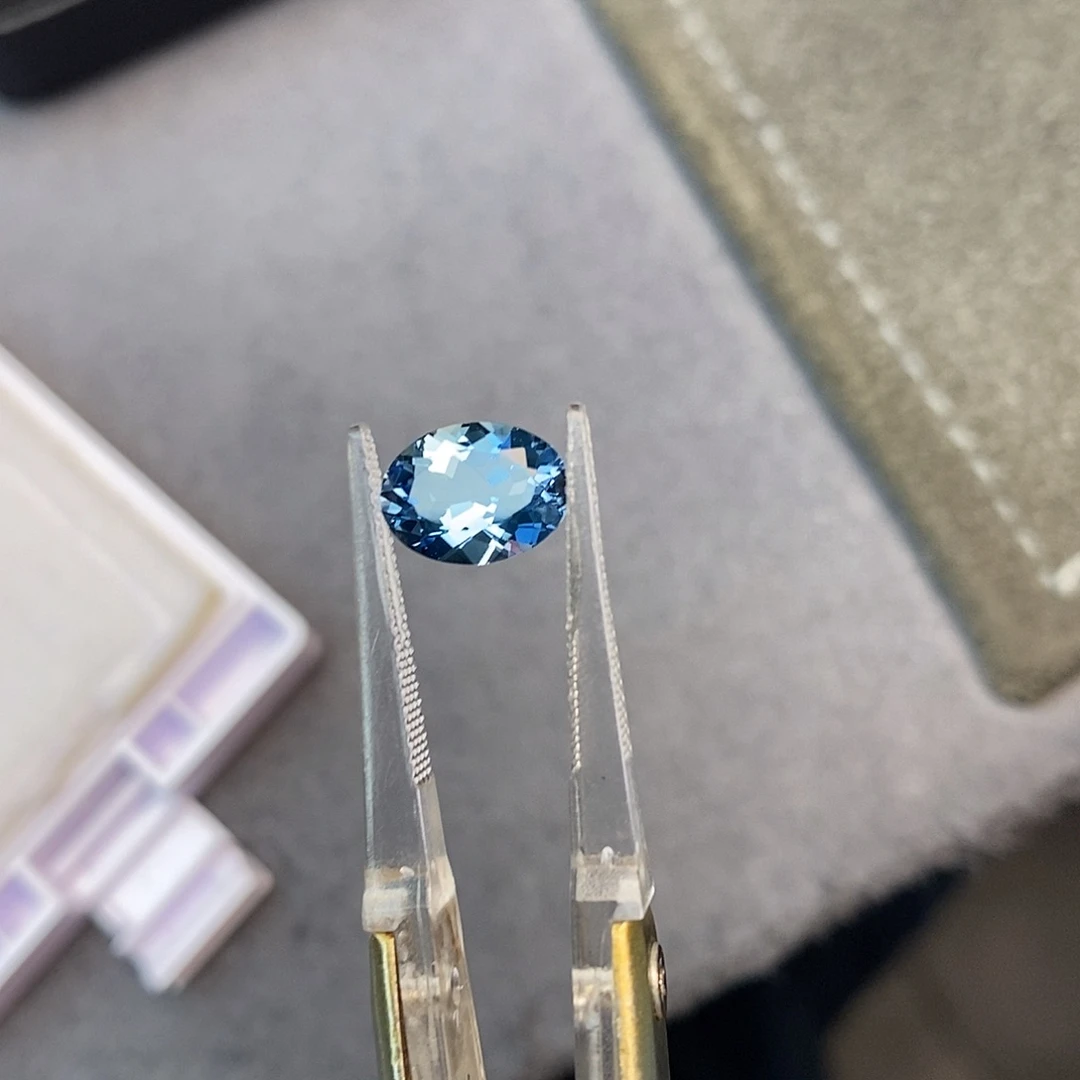 海蓝宝石笔搁未镶嵌1.5ct 超级圣玛利亚