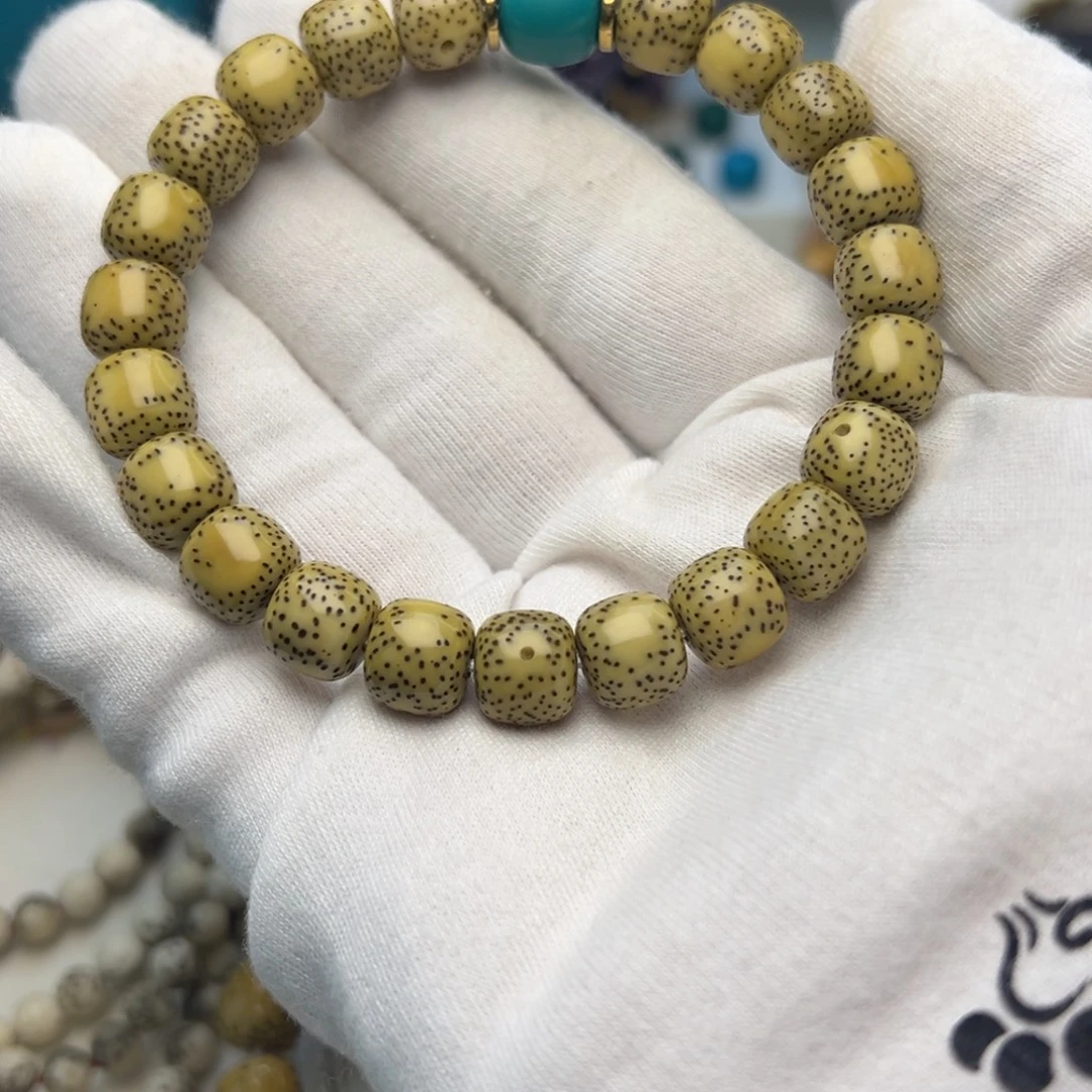 吊坠星月菩提侧留白