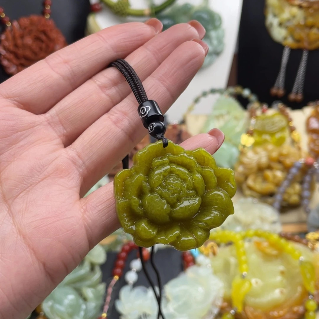 未镶嵌蛇纹石玉颈饰