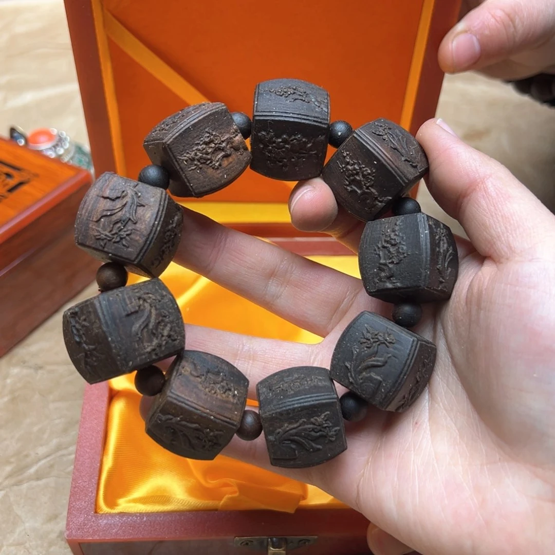 大叶紫檀（黑酸枝木类）