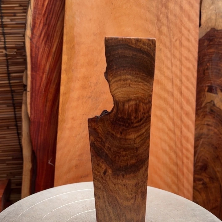 岛***风大叶紫檀（黑酸枝木类）