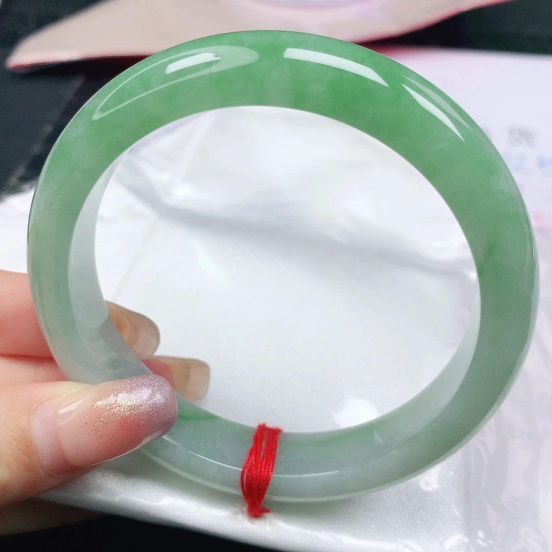 翡翠未镶嵌手镯正