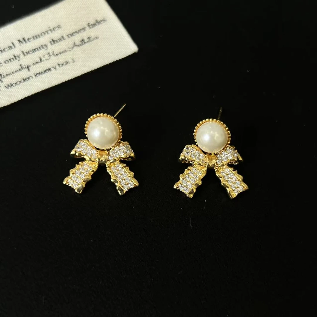 铜合金耳饰 轻奢精致白色蝴蝶结耳环875