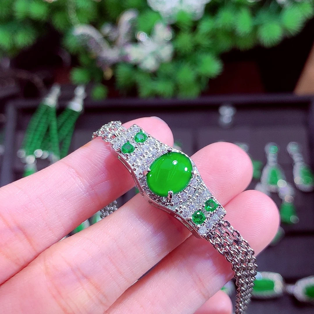 颈饰未镶嵌翡翠天然