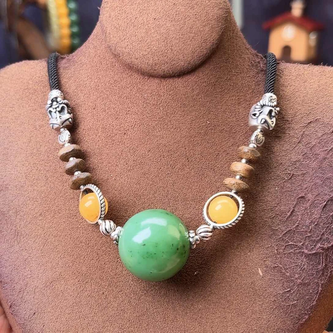 颈饰未镶嵌和田玉