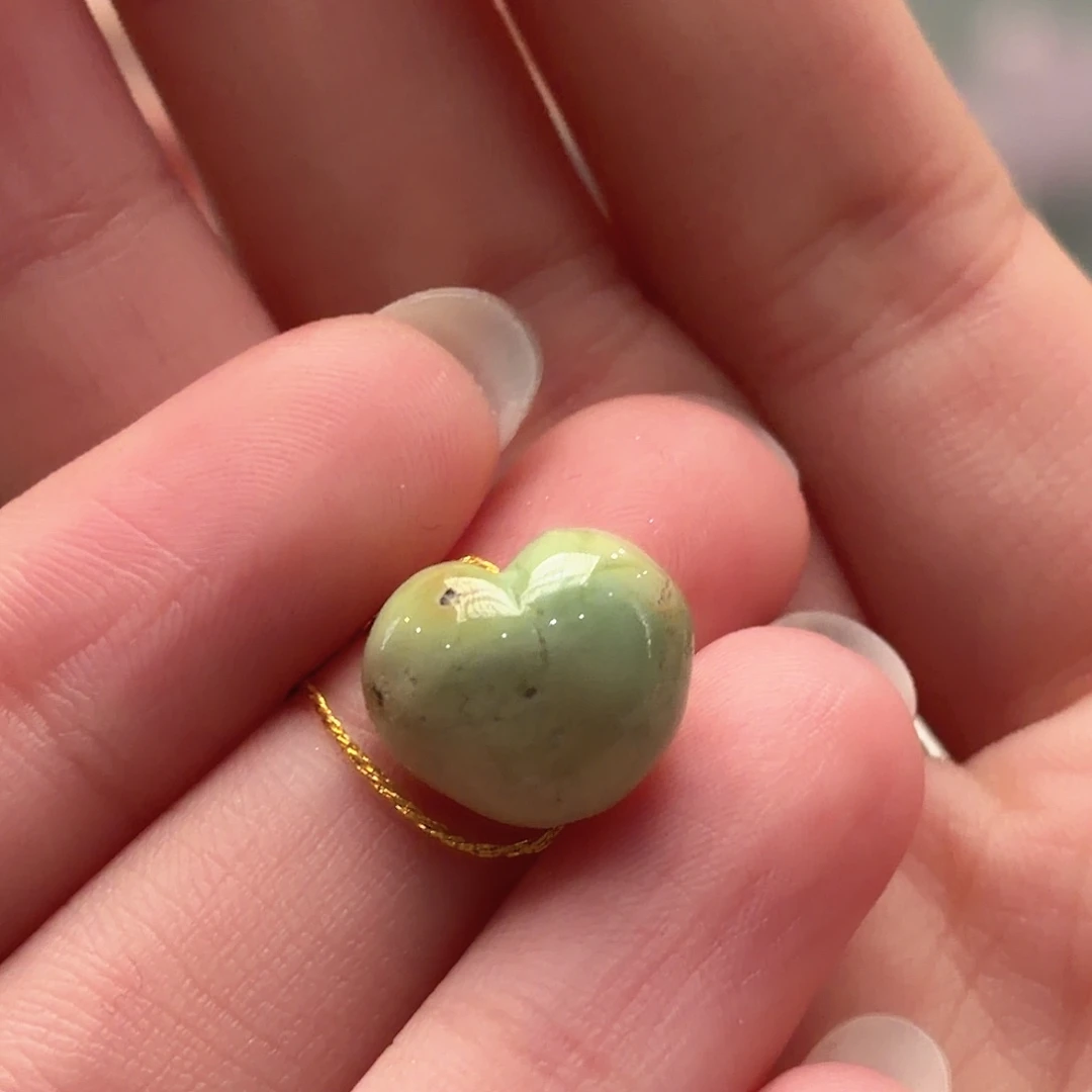 绿松石未镶嵌颈饰