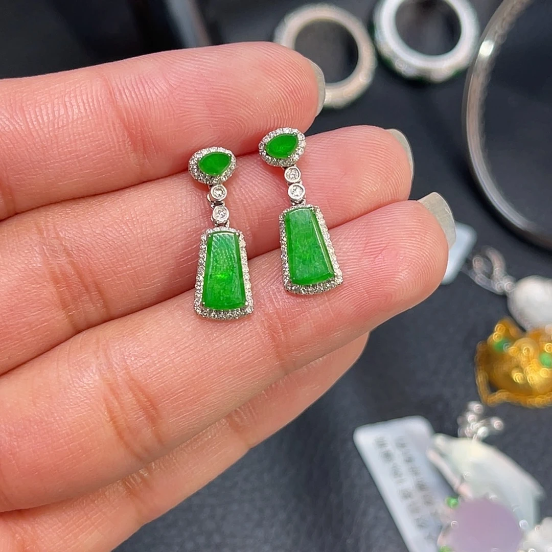 翡翠18K金镶嵌耳饰无事牌