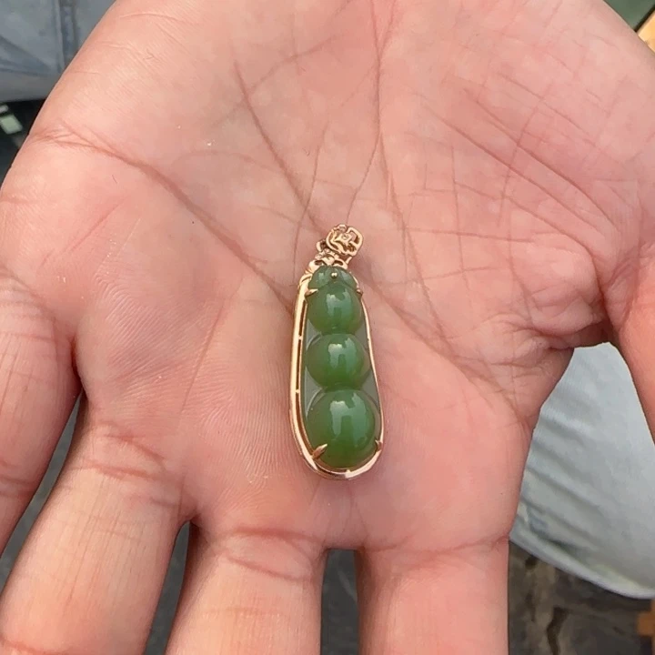 和田玉18K金镶嵌颈饰