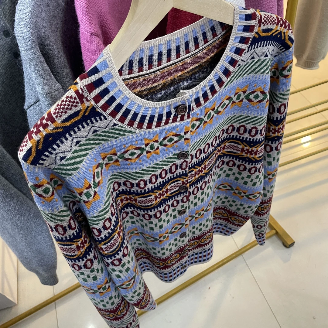 复古民族风针织衫女长袖短款提花网红外穿圆领百搭时尚毛衣开衫女