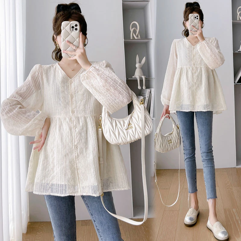 气质孕妇上衣2025春季新款孕妇韩版V领蕾丝衬衣刺绣小香风娃娃衫