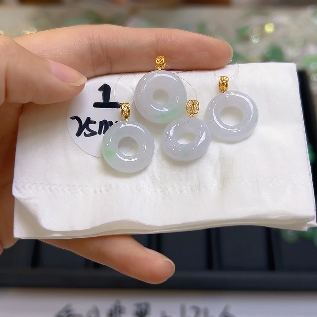 翡翠18K金镶嵌吊坠(不含链)多样性