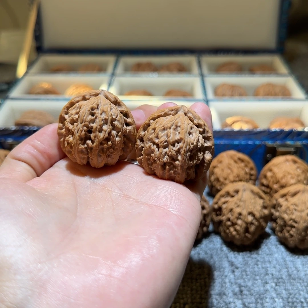 文玩核桃把件杜*生白石子