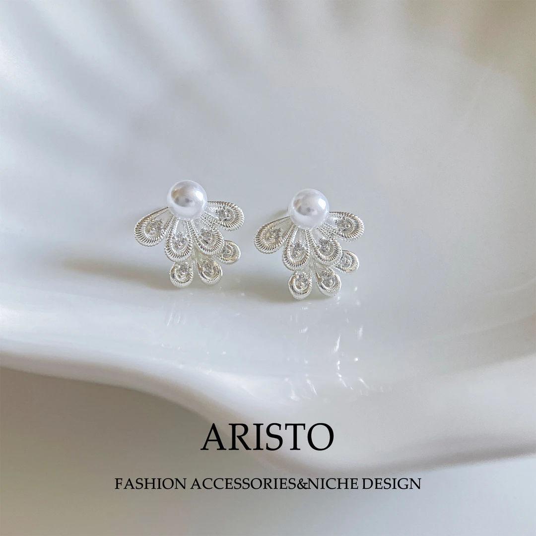 铜合金耳饰 法式通勤蕾丝耳坠气质羽毛耳钉小众设计轻奢精致耳饰