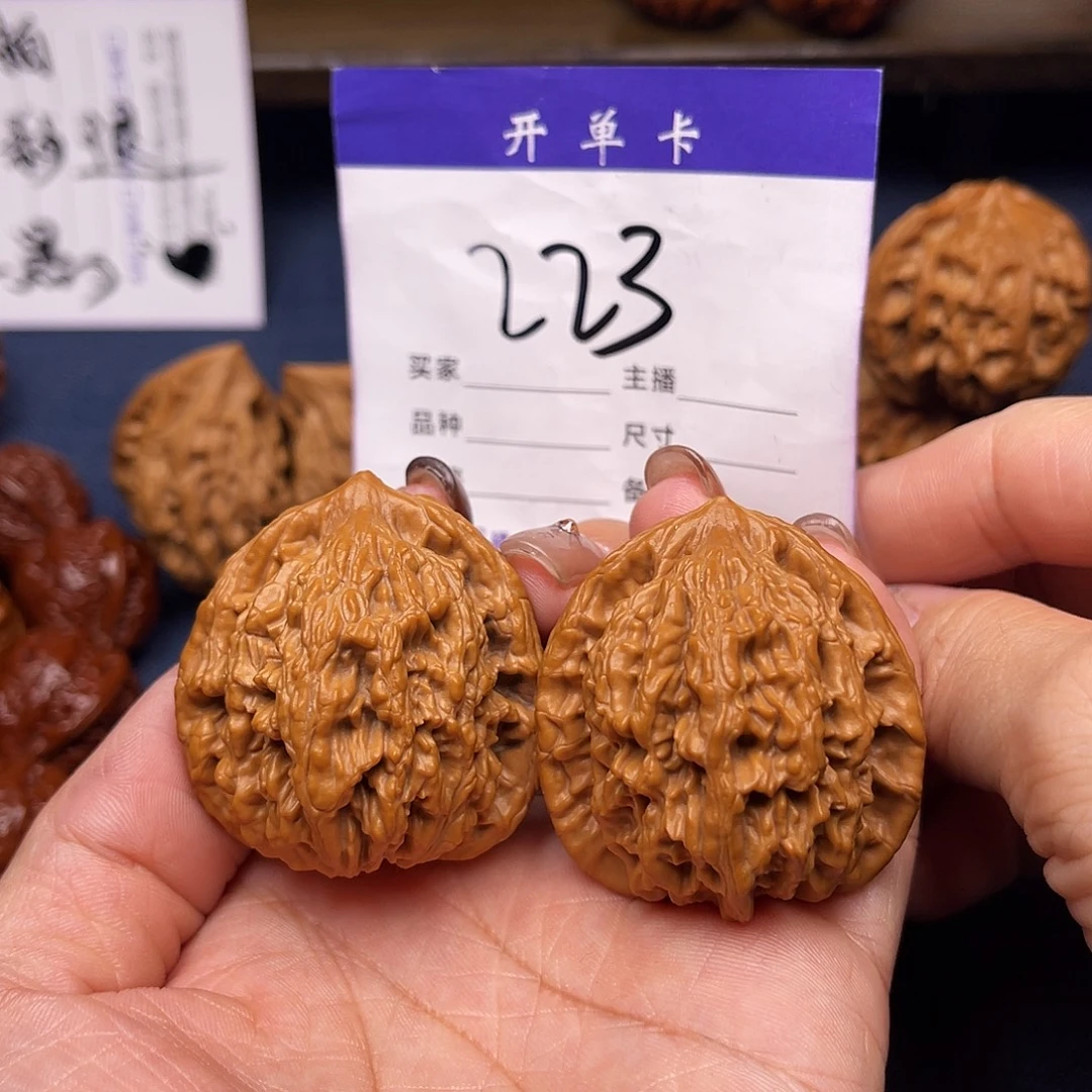 文玩核桃吊坠麦穗虎头40